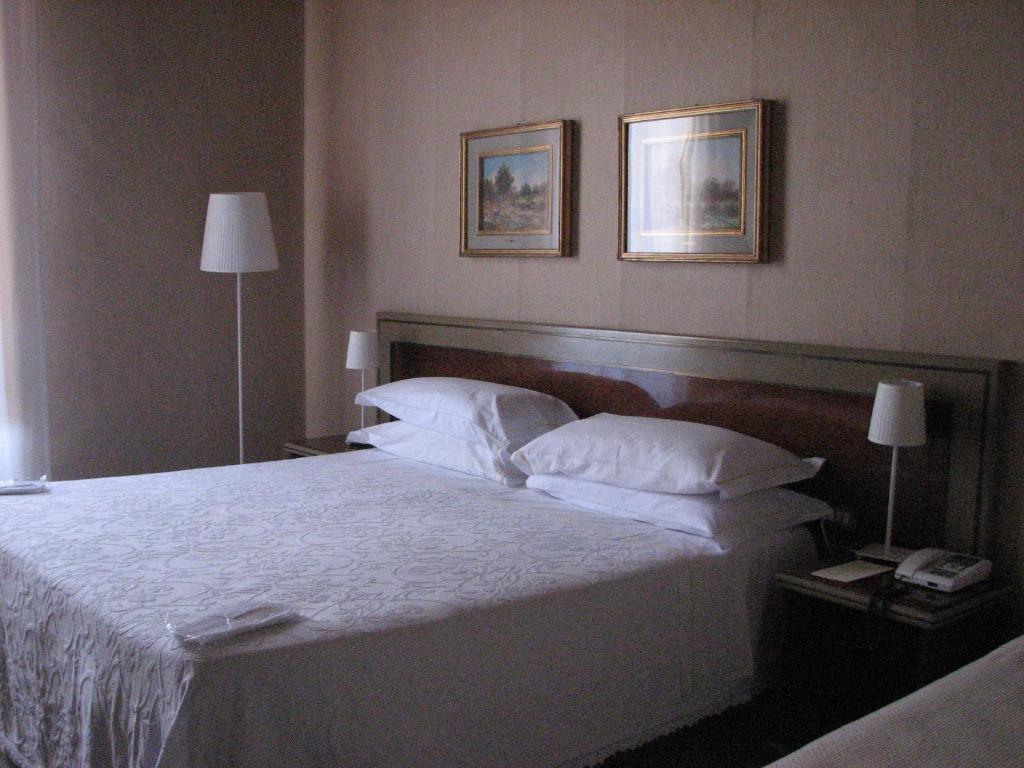أورفييتو Hotel Aquila Bianca الغرفة الصورة